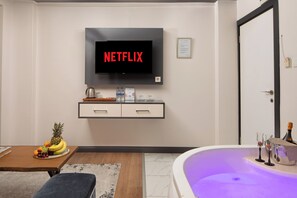 Executive Suite, 1 Queen Bed, Jetted Tub | Living area - Bakırköy Zeugma Suit (Istanbul)