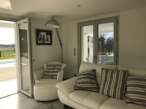 Smart-tv en een open haard