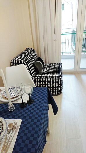 Apartment, 1 Bedroom (Vita) | In-room dining - Monad Apartments Karaoli (Thessaloniki)