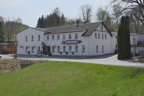 Fachada de la propiedad