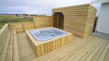 Rumah Comfort, 2 kamar tidur | Bathtub spa pribadi