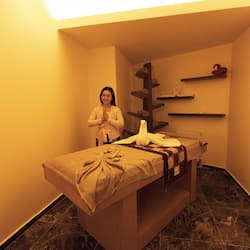 Salas para tratamentos a dois, sauna seca, sauna a vapor