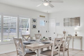 Dining - Sand N Suds 3 Bedroom Home by RedAwning (Holmes Beach)