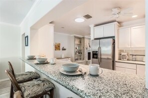 ハウス 3 ベッドルーム | 専用キッチン | 冷蔵庫、電子レンジ、コーヒー / ティーメーカー、トースター