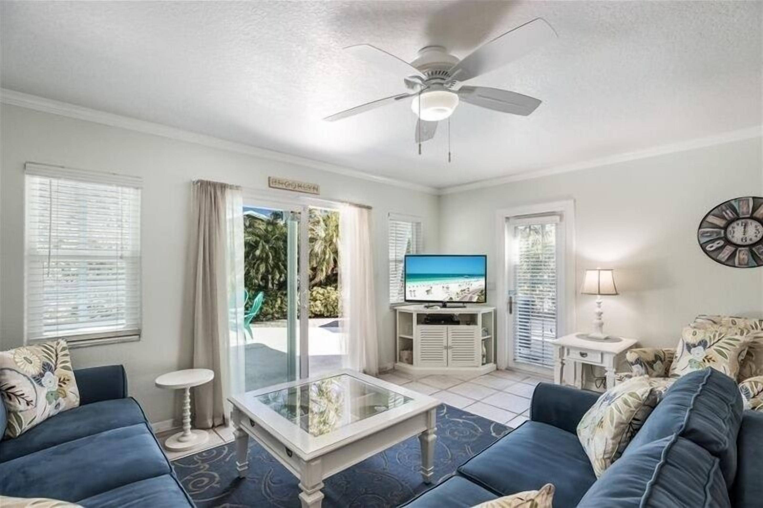 House, 3 Bedrooms | Living room