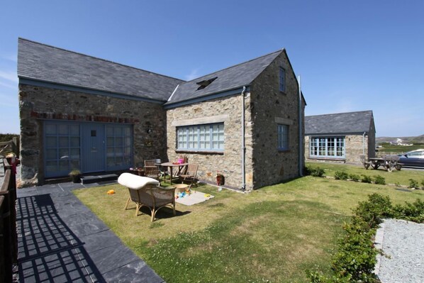 Cottage | Exterior - Big Moo (Holyhead)
