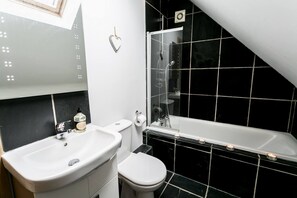 Cottage | Bathroom | Towels