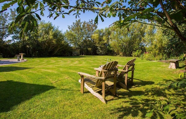 House | Property grounds - Erw Fach (Holyhead)