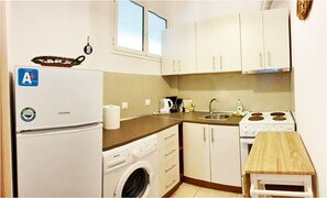 Apartment, 2 Bedrooms | Private kitchen | Full-size fridge, microwave, oven, stovetop - Monad Apartment Sapfous (Thessaloniki)