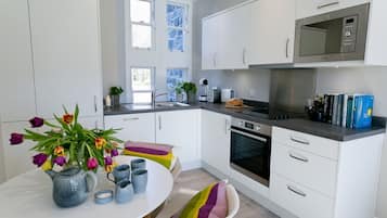 Fridge, microwave, oven, dishwasher