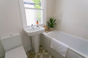 Cottage | Bathroom