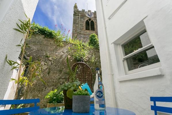 Cottage | Terrace/patio - 1 St Mary's Cottages (Beaumaris)