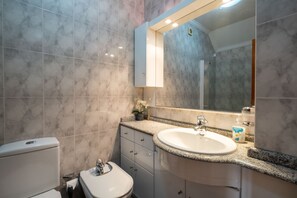 Double or Twin Room, Private Bathroom | Bathroom | Hair dryer, towels