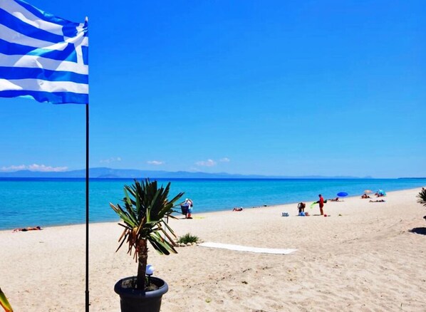 Beach nearby, 3 beach bars