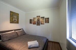 3 Schlafzimmer, Schreibtisch, Bügeleisen/Bügelbrett, kostenloses WLAN