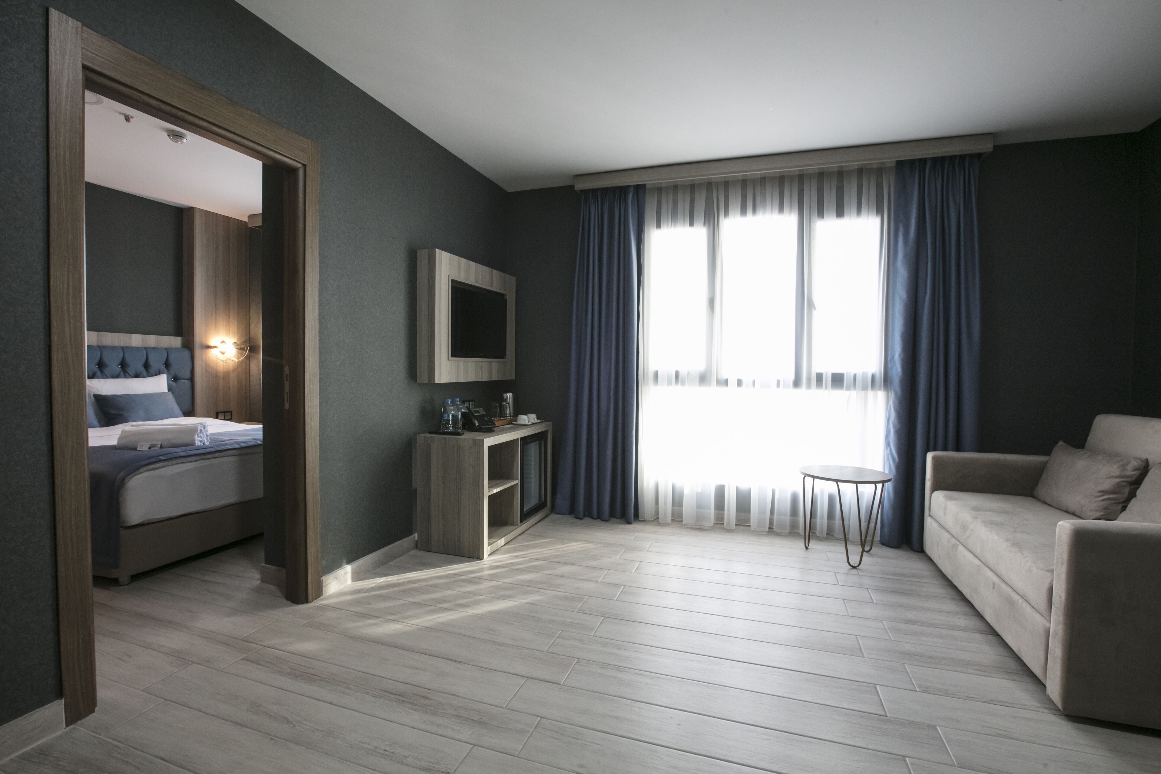 family suite | premium bedding, minibar, in-room safe, laptop workspace