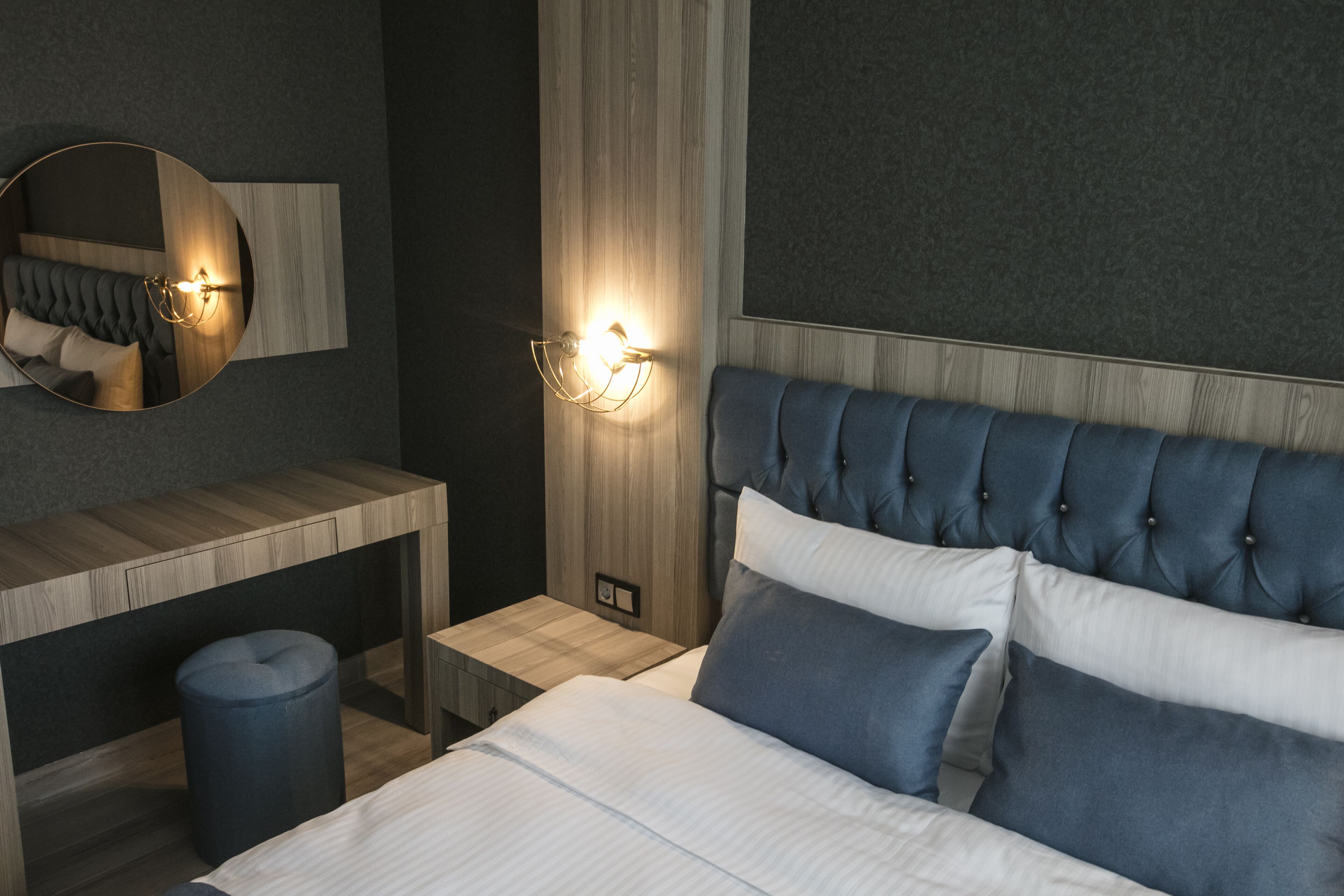 family suite | premium bedding, minibar, in-room safe, laptop workspace