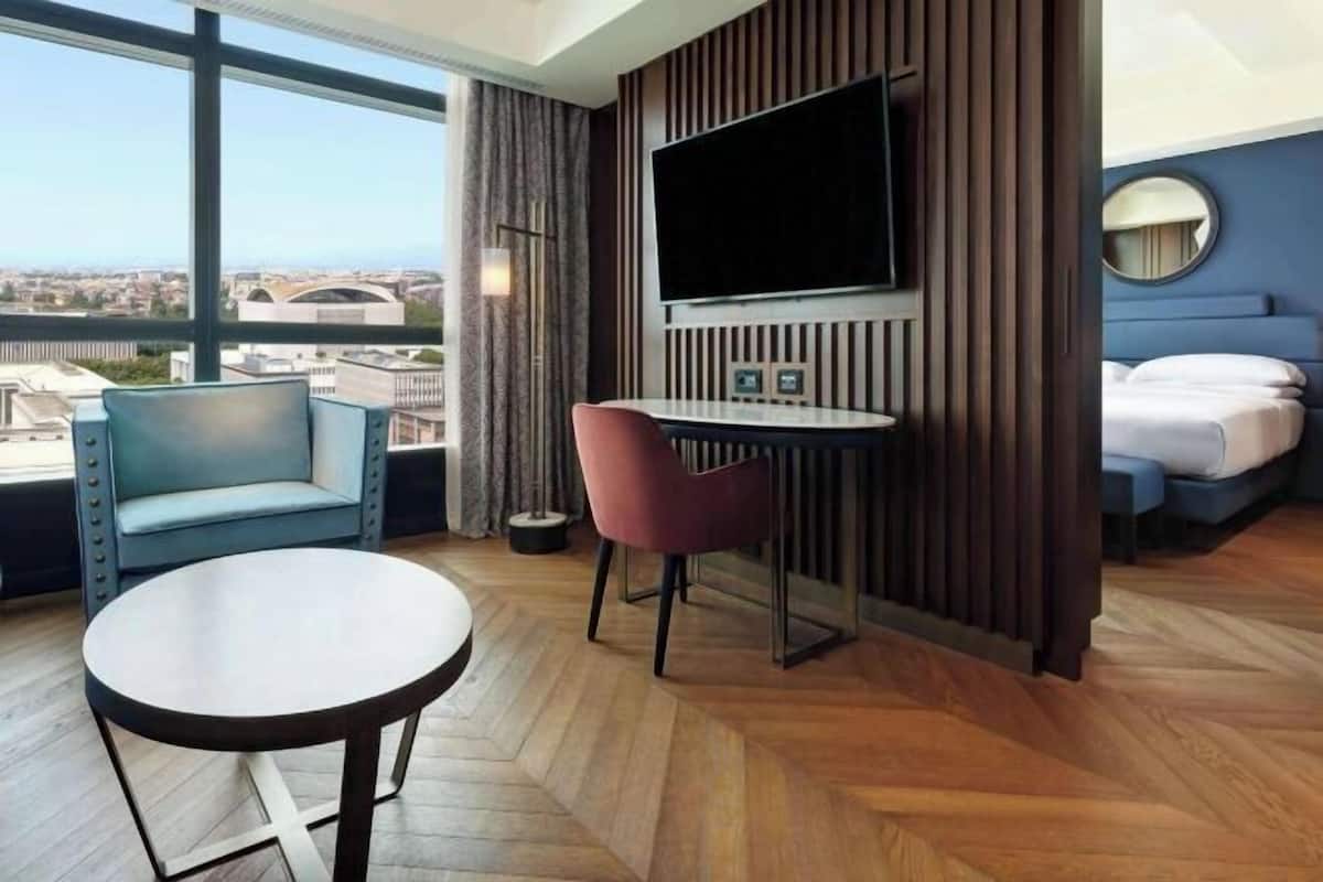 Minibar, in-room safe, soundproofing, iron/ironing board
