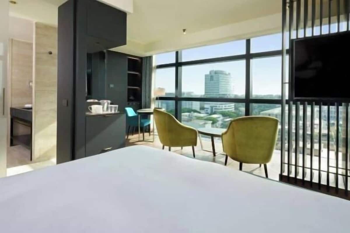 Minibar, in-room safe, soundproofing, iron/ironing board