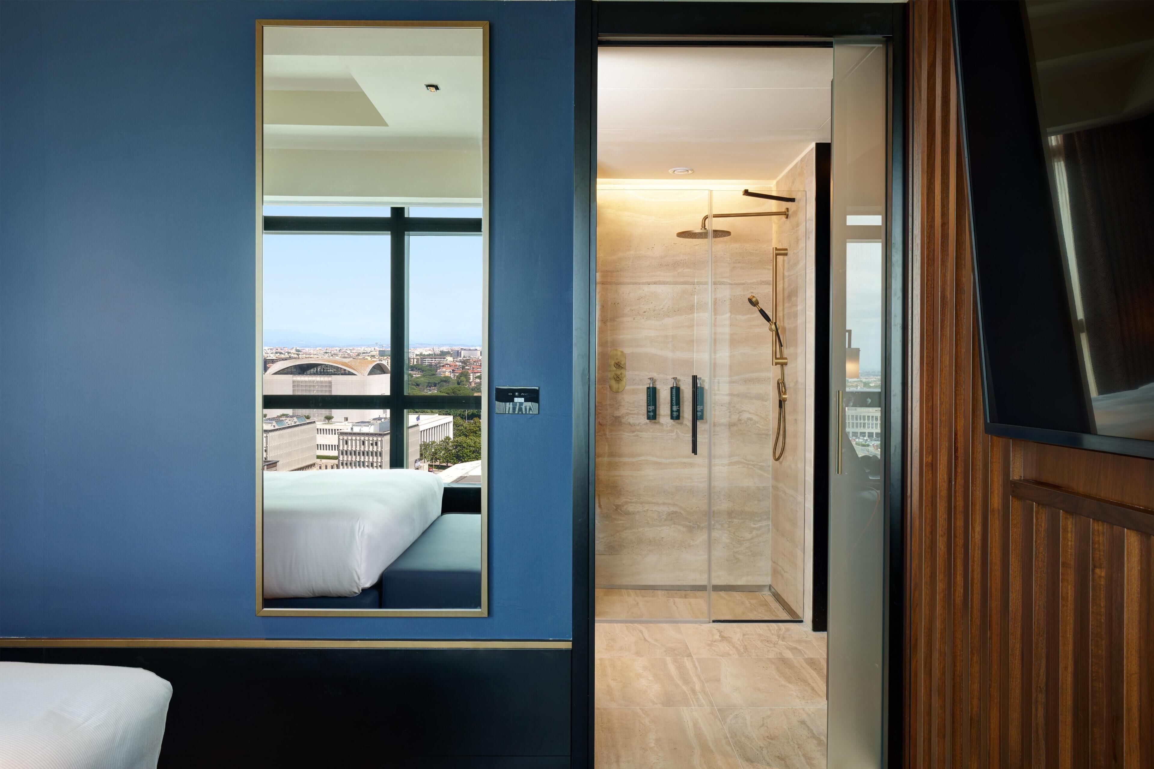 Juniorsvit - 1 kingsize-säng | Minibar, värdeförvaringsskåp på rummet och ljudisolering