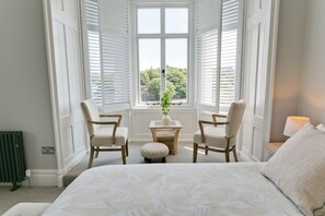 7 bedrooms, iron/ironing board, bed sheets