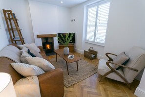 Cottage | Living area