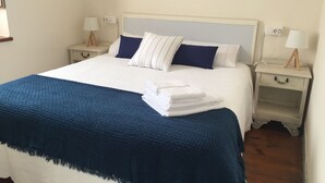 Traditional Cottage | 4 bedrooms, down comforters, iron/ironing board, cribs (free) - Casa Dolfín (Llanes)