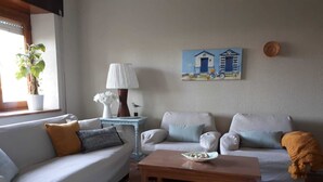 Traditional Cottage | Living area - Casa Dolfín (Llanes)