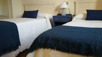 Casa de campo tradicional | 4 dormitorios, edredones de plumas, decoración individual