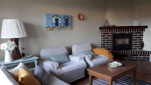 Traditional Cottage | Living area - Casa Dolfín (Llanes)