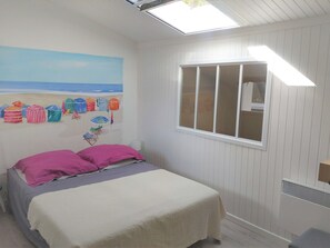 1 chambre, fer et planche à repasser, Wi-Fi gratuit, draps fournis