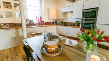 Apartment | Private kitchen | Fridge, oven, dishwasher, electric kettle