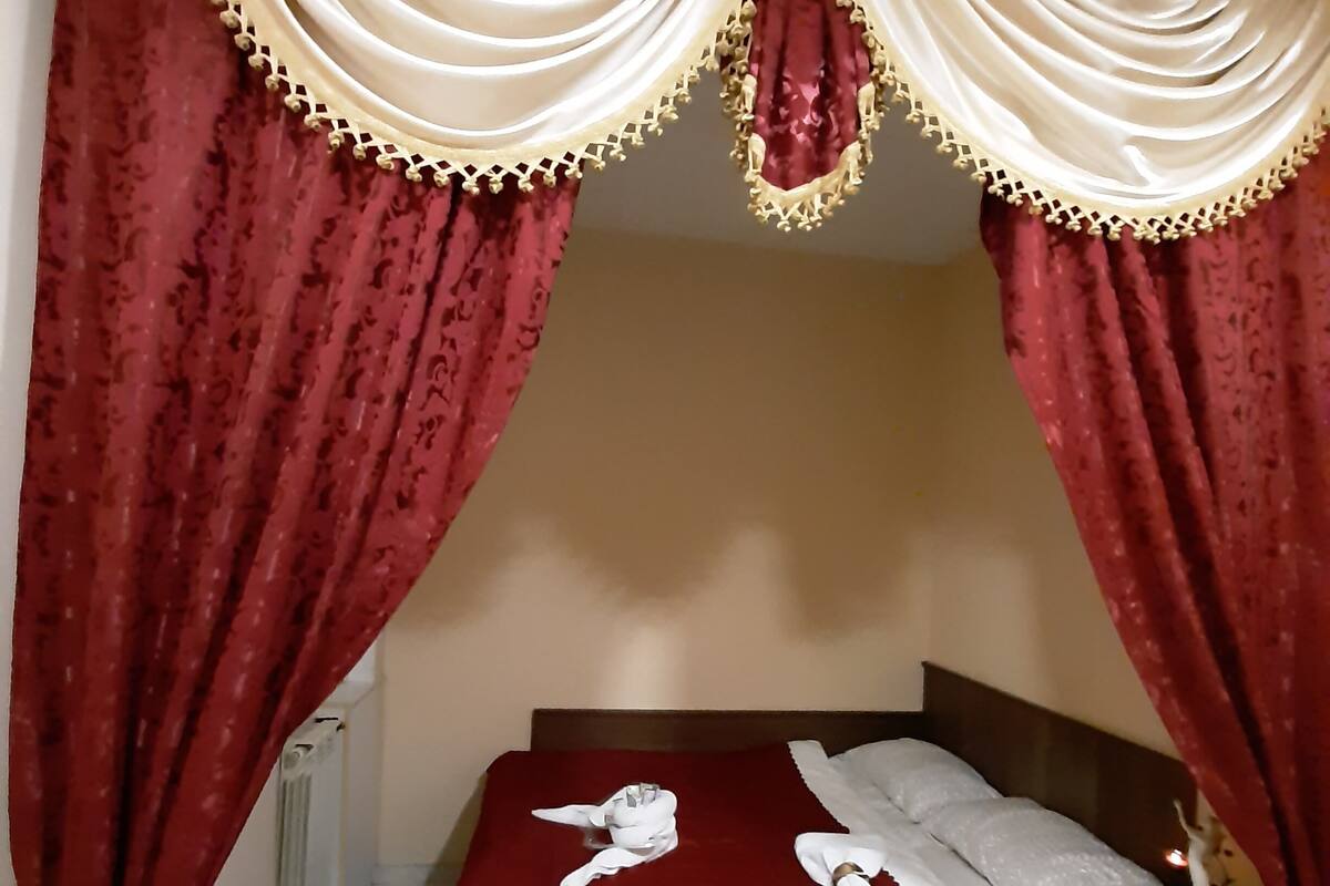 In-room safe, iron/ironing board, free WiFi, bed sheets