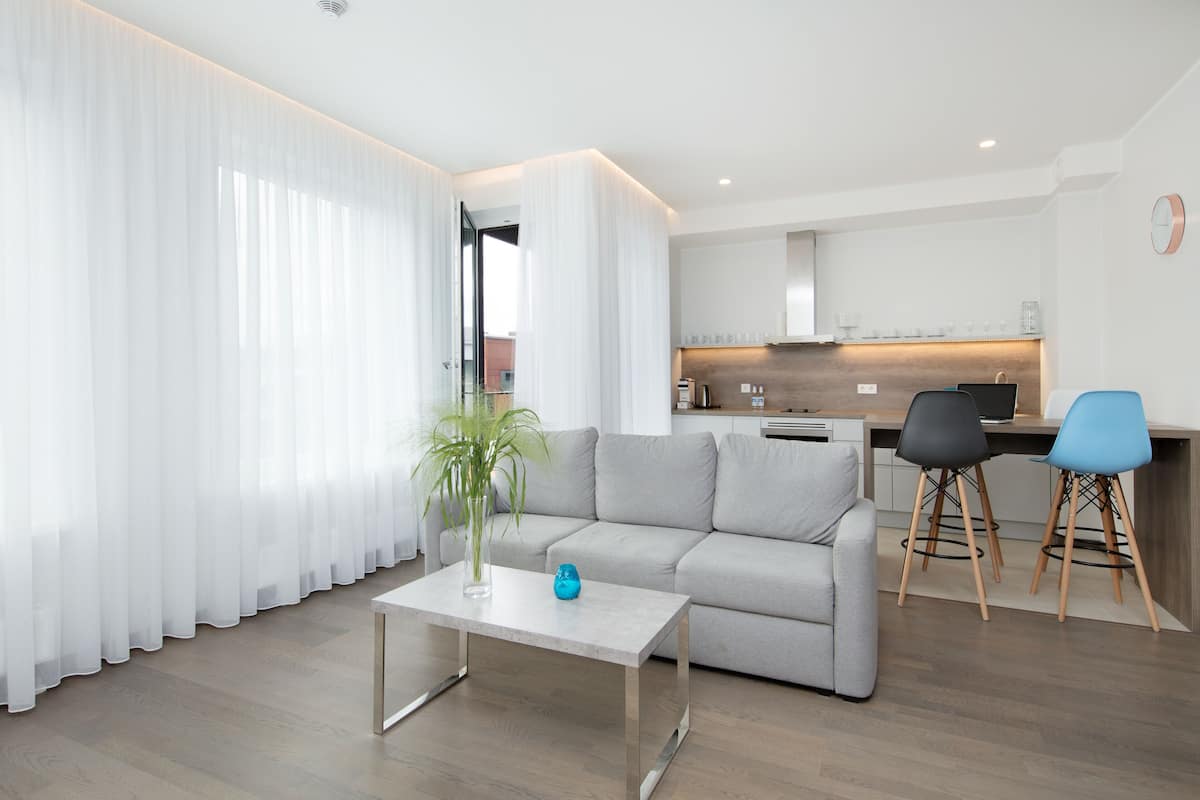 Smart Suite 1 bedroom w/balcony, Rotermanni (7) | Coin séjour | TV connectée