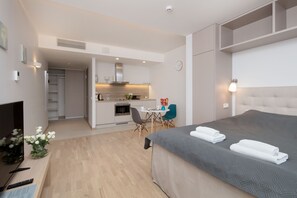 Smart Studio, Rotermanni (4B) | Zona de estar | Una Smart TV