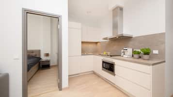 Smart Suite, 1 Bedroom (30) | Private kitchen | Fridge, microwave, stovetop, espresso maker