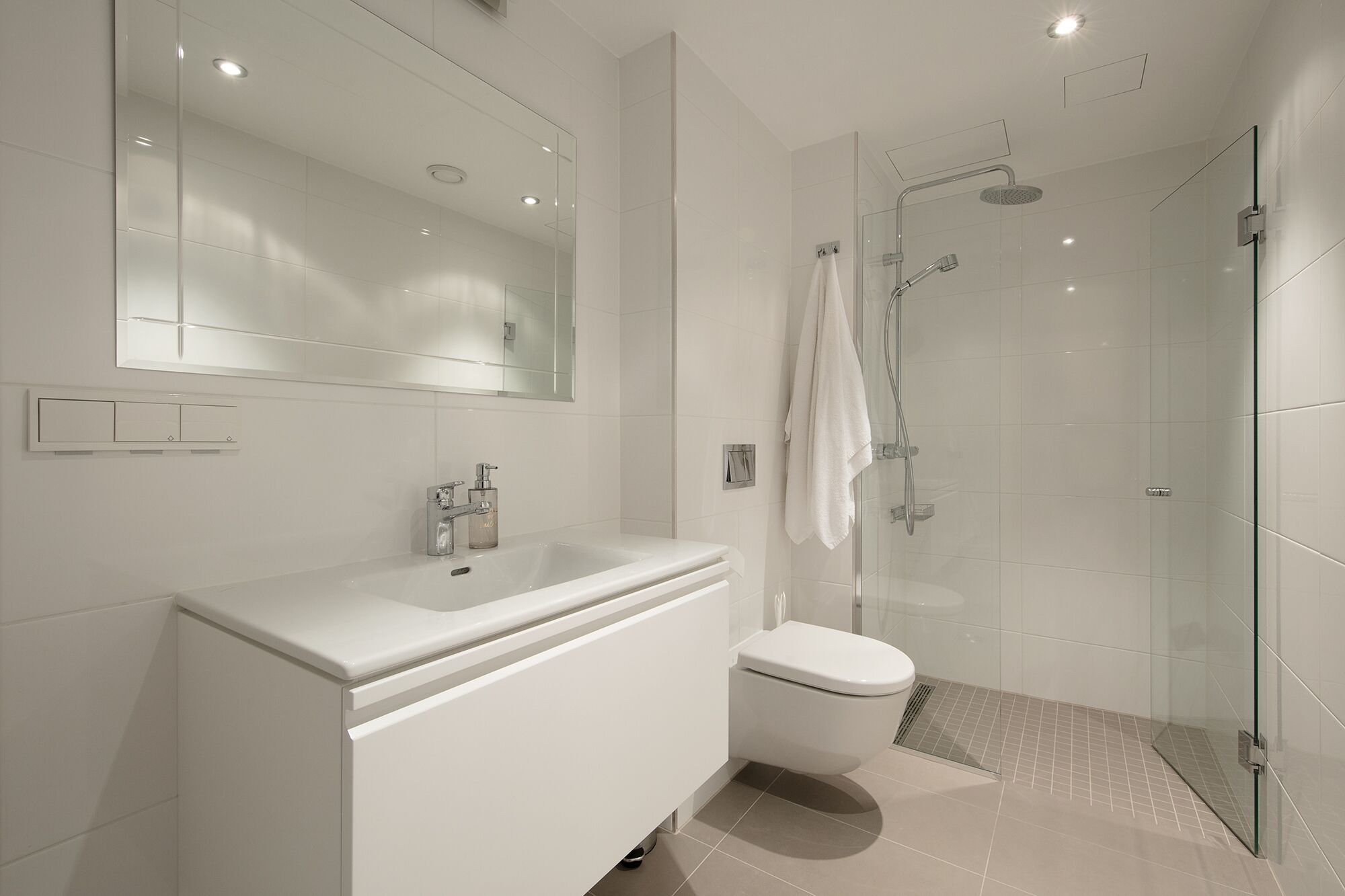 Smart Apartment, 1 Bedroom (19) | 浴室 | 吹風機、拖鞋、毛巾、肥皂