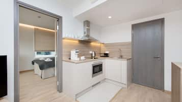 Smart Suite, 1 Bedroom (1C) | Private kitchen | Fridge, microwave, stovetop, espresso maker