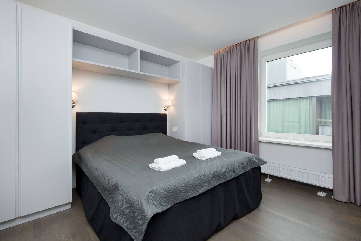Smart Suite, 1 Bedroom (5B) | Verdunkelungsvorhänge, kostenloses WLAN, Bettwäsche