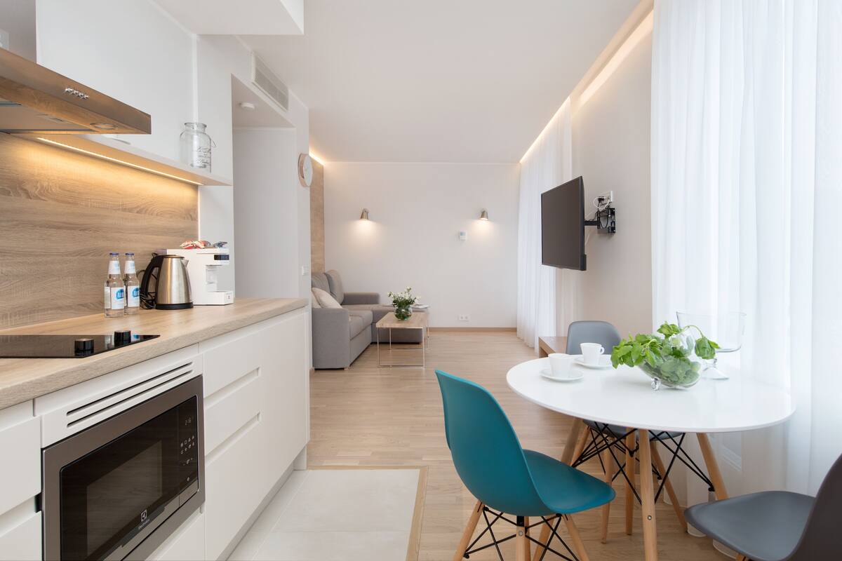 Smart Suite, 1 Bedroom, Terrace (4A) | Wohnbereich | Smart-TV