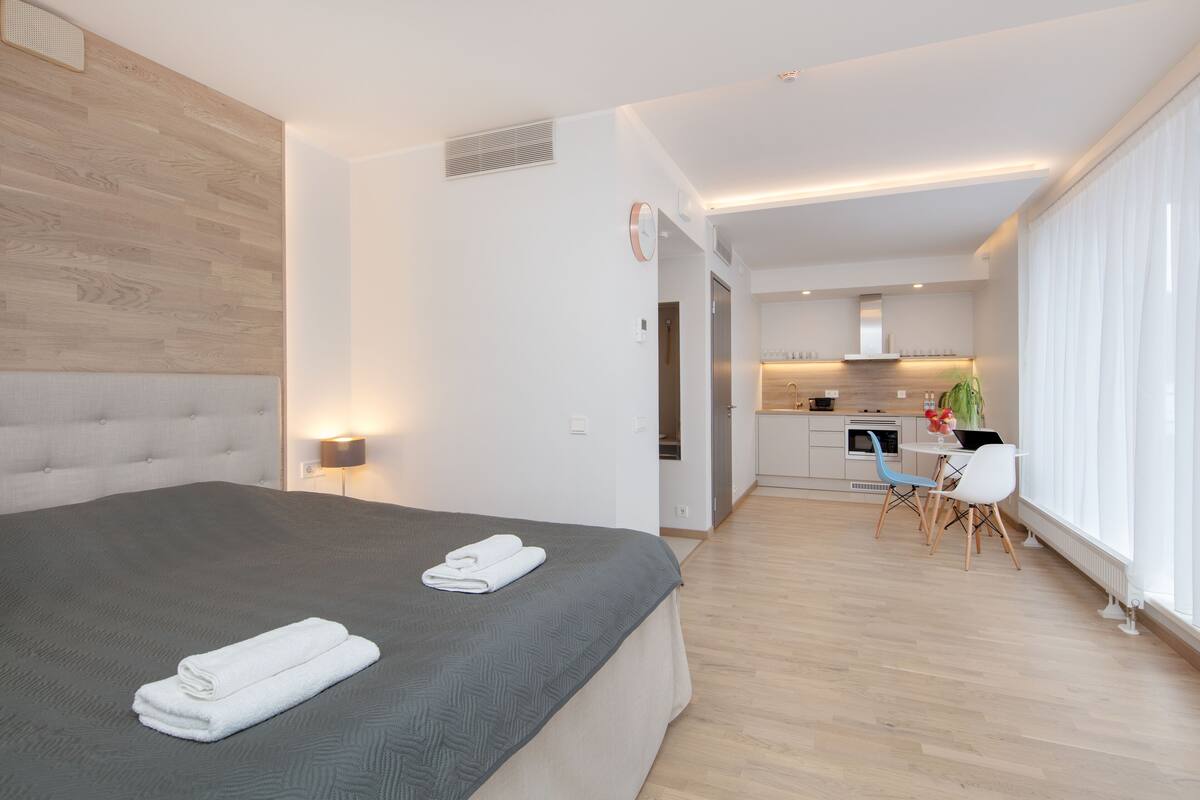 Smart Studio w/terrace (1A) | Wohnbereich | Smart-TV