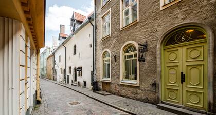 Blacksmith Old Town Apartments
