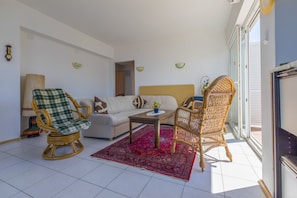 Appartement, 2 chambres (2) | Coin séjour | Télévision à écran plat
