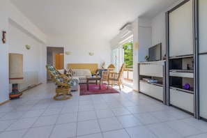Appartement, 2 chambres (2) | Coin séjour | Télévision à écran plat