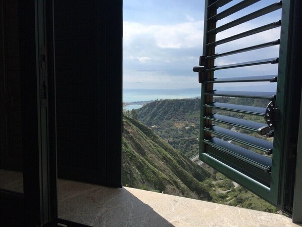 View from property - B&B Casa Margherita (Taormina)