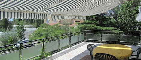 Apartment, 2 Bedrooms (3) | Terrace/patio