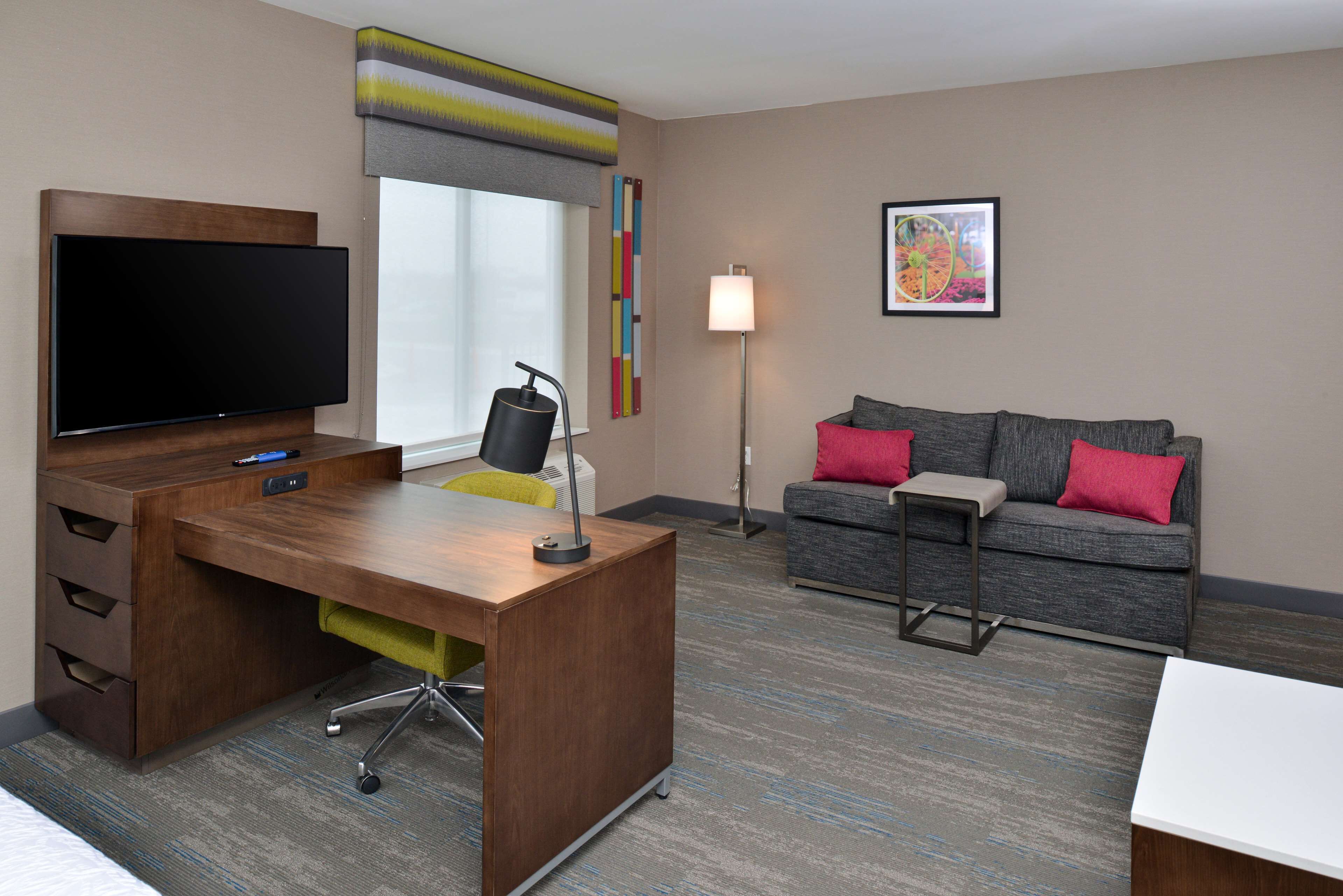 studio, 1 king bed, non smoking, refrigerator & microwave (wet bar) | free wifi, bed sheets