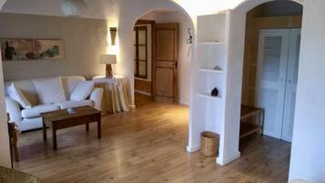 Superior Twin Room, Garden View | Free WiFi