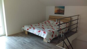 Huoneisto, 2 makuuhuonetta | Ilmainen Wi-Fi, vuodevaatteet