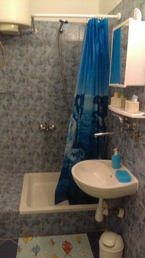 Huoneisto, 1 makuuhuone | Kylpyhuone | Pyyhkeet, saippua, vessapaperi